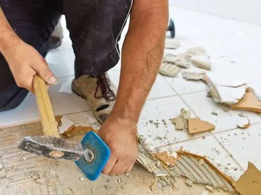 What to Expect When Removing Tiles Before a Renovation